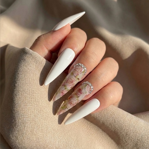 “Pink Roses” Press on nails (HANDMADE) - Picture 3 of 15